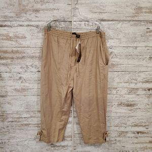 Alex Ku tan Capri pants